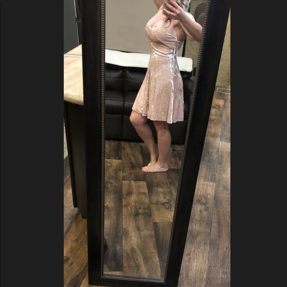 NWT $129 Calvin Klein Blush crushed velvet dress - Picture 5 of 6